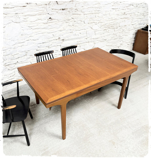 Table à Manger Vintage Extensible en Teck Nathan Furniture