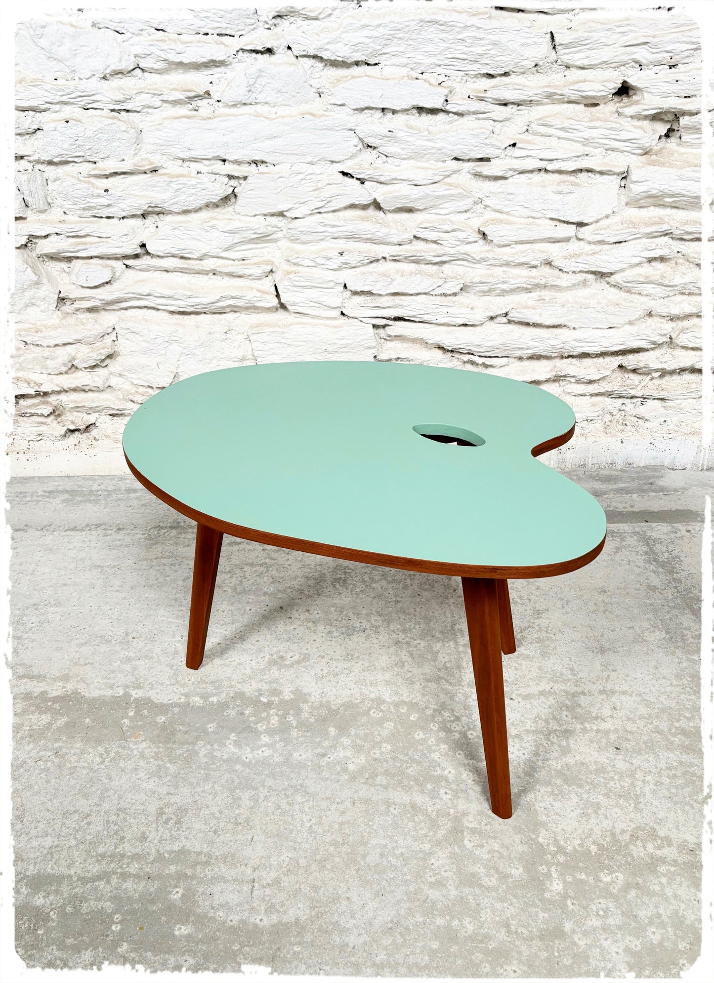 Table Basse Forme Libre Vintage Tripode Revisitée