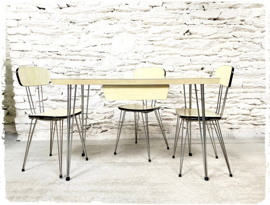 Ensemble Vintage Table et Chaises Pieds Eiffel en Formica Jaune Pale