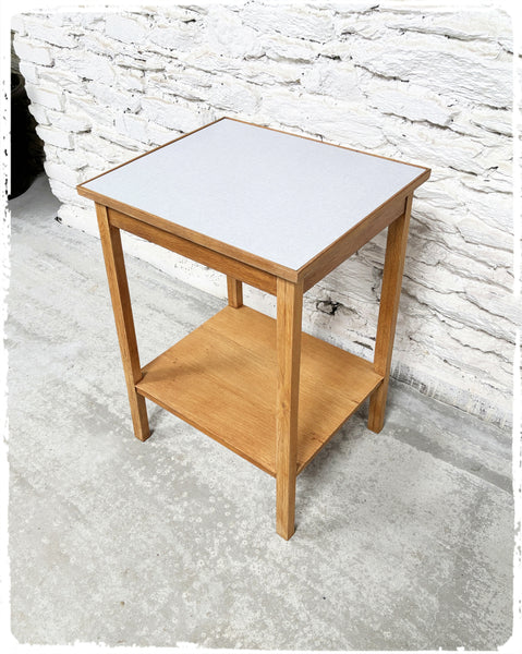 Table d'Appoint Vintage en Bois et Formica