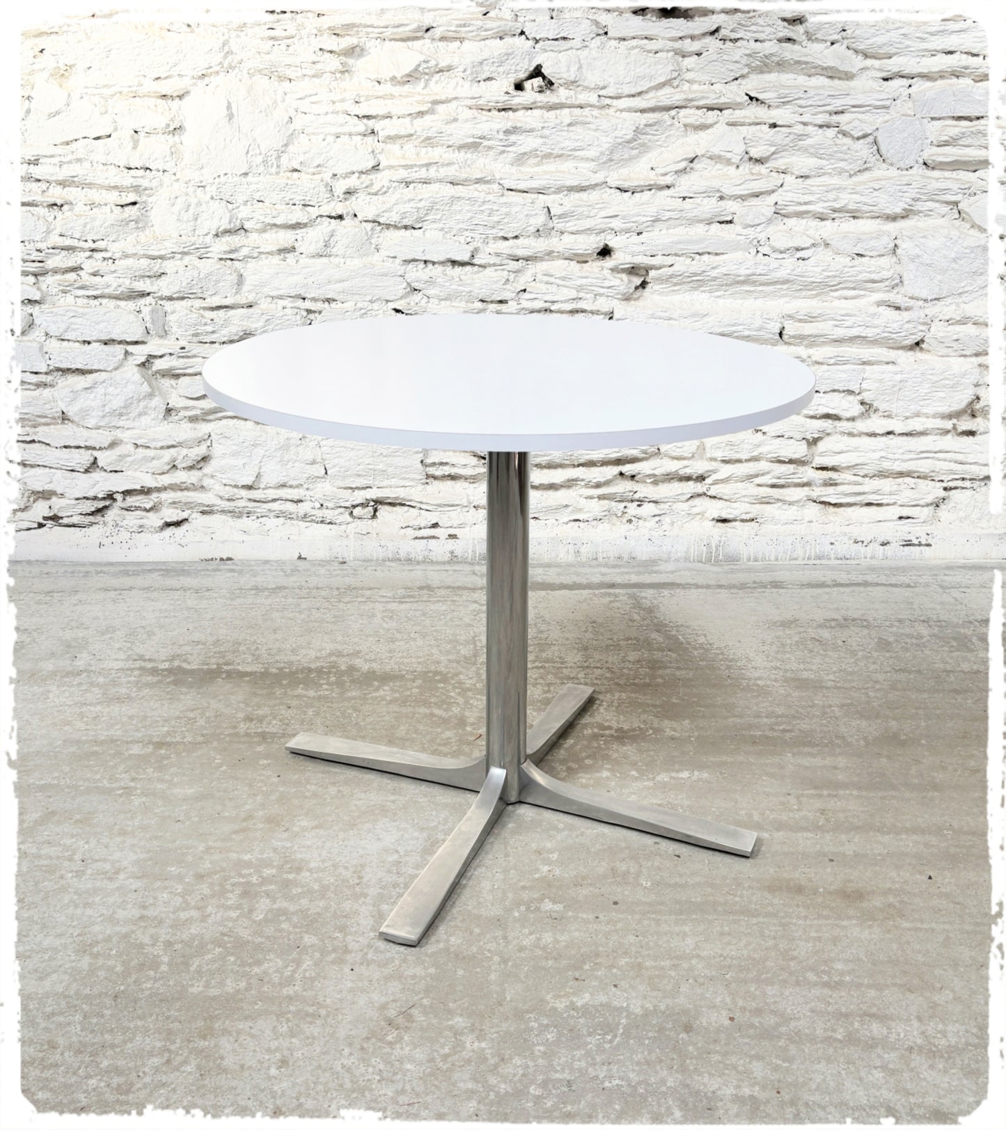 Table Ronde Vintage Années 70 Pied Croix