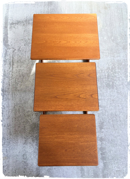 Tables Basses Gigognes Vintage Jentique en Teck