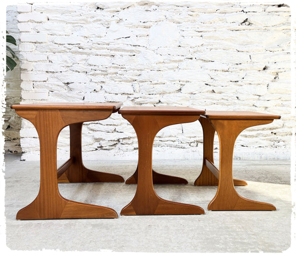 Tables Basses Gigognes Vintage Jentique en Teck