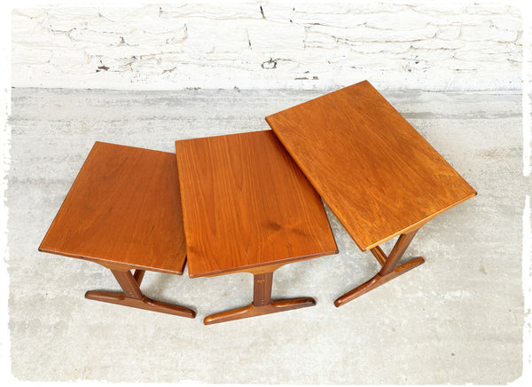 Tables Basses Gigognes Vintage Jentique en Teck