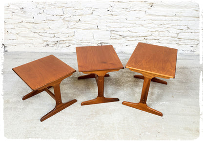 Tables Basses Gigognes Vintage en Teck