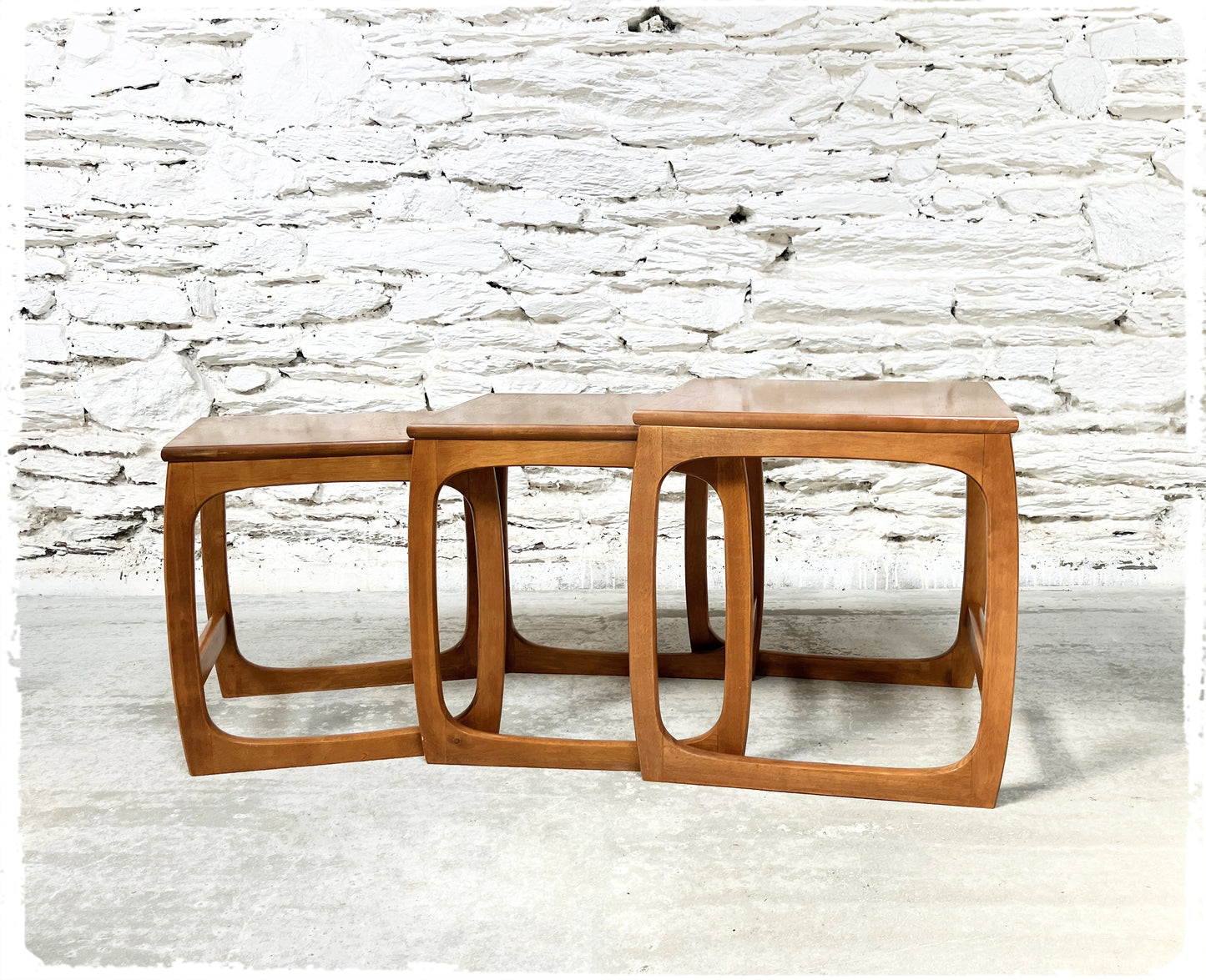 Tables Basses Gigognes Vintage