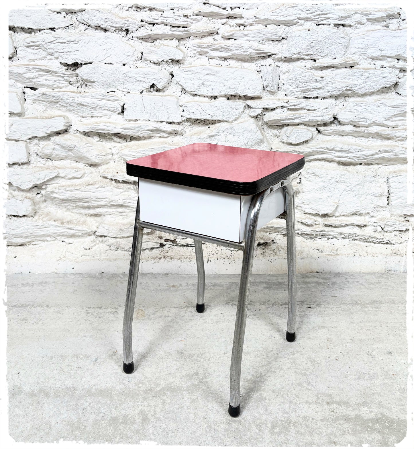 Tabouret Coffre à Cirage Vintage Formica Rouge