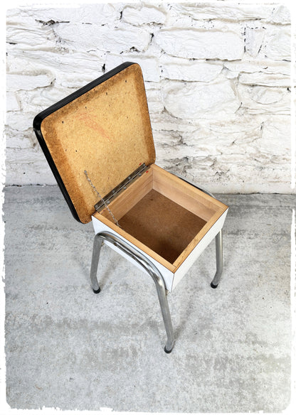 Tabouret Coffre à Cirage Vintage Formica Rouge