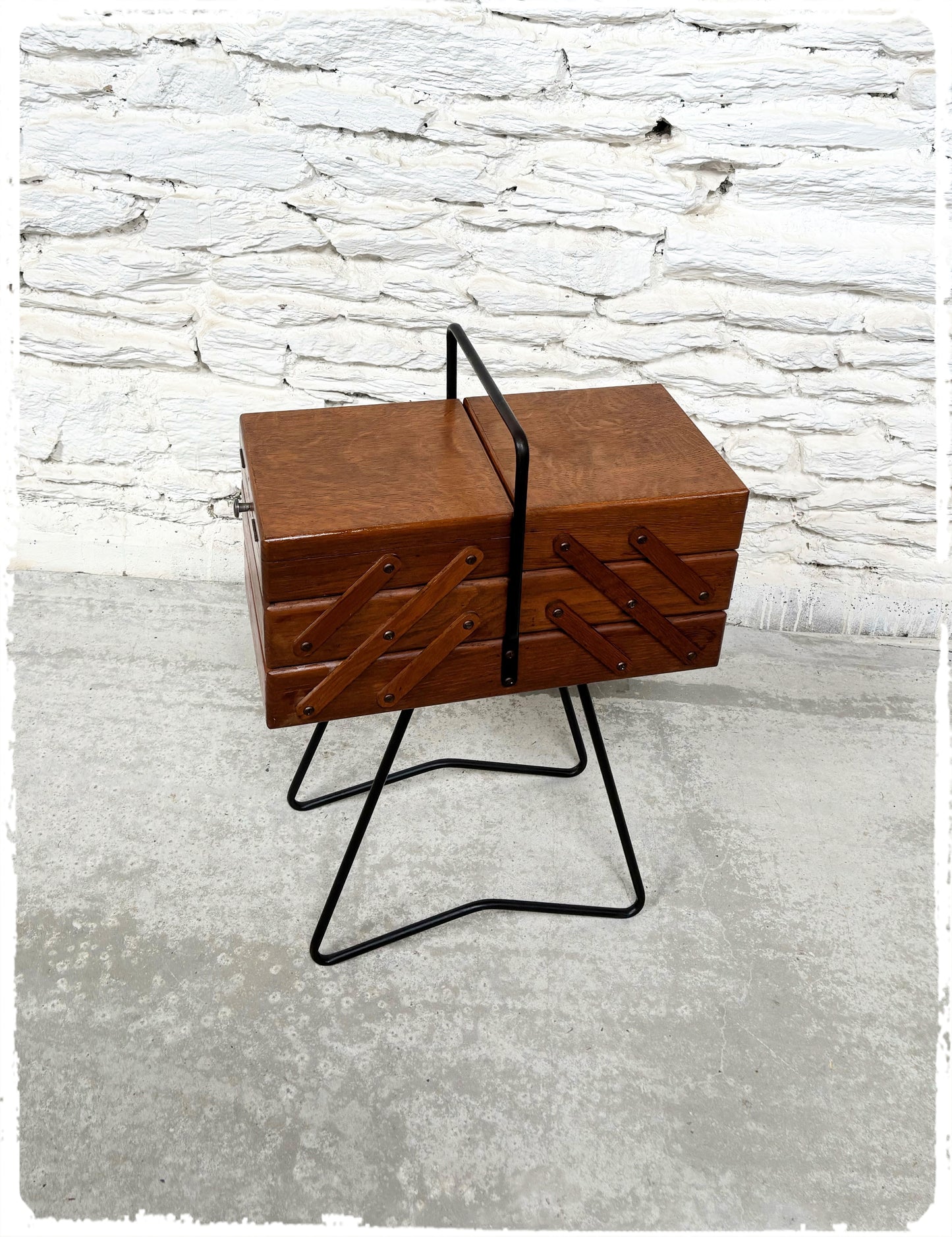 Grande Travailleuse Vintage Moderniste Chêne Pieds Métal