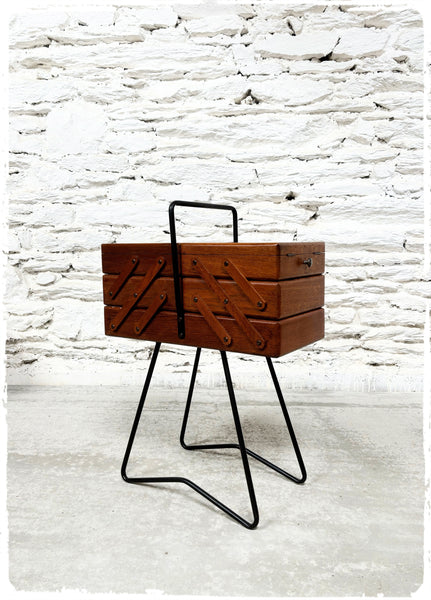 Grande Travailleuse Vintage Moderniste Chêne Pieds Métal