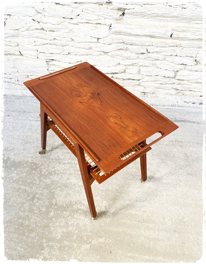Trolley Desserte Roulante Vintage Scandinave en Teck et Rotin