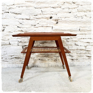 Trolley Desserte Roulante Vintage Scandinave en Teck et Rotin