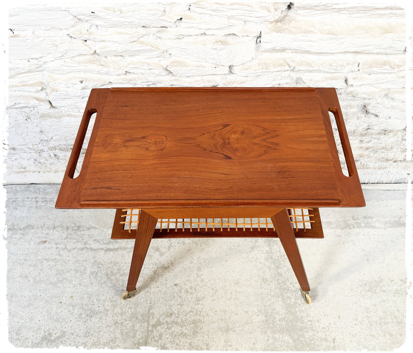 Trolley Desserte Roulante Vintage Scandinave en Teck et Rotin