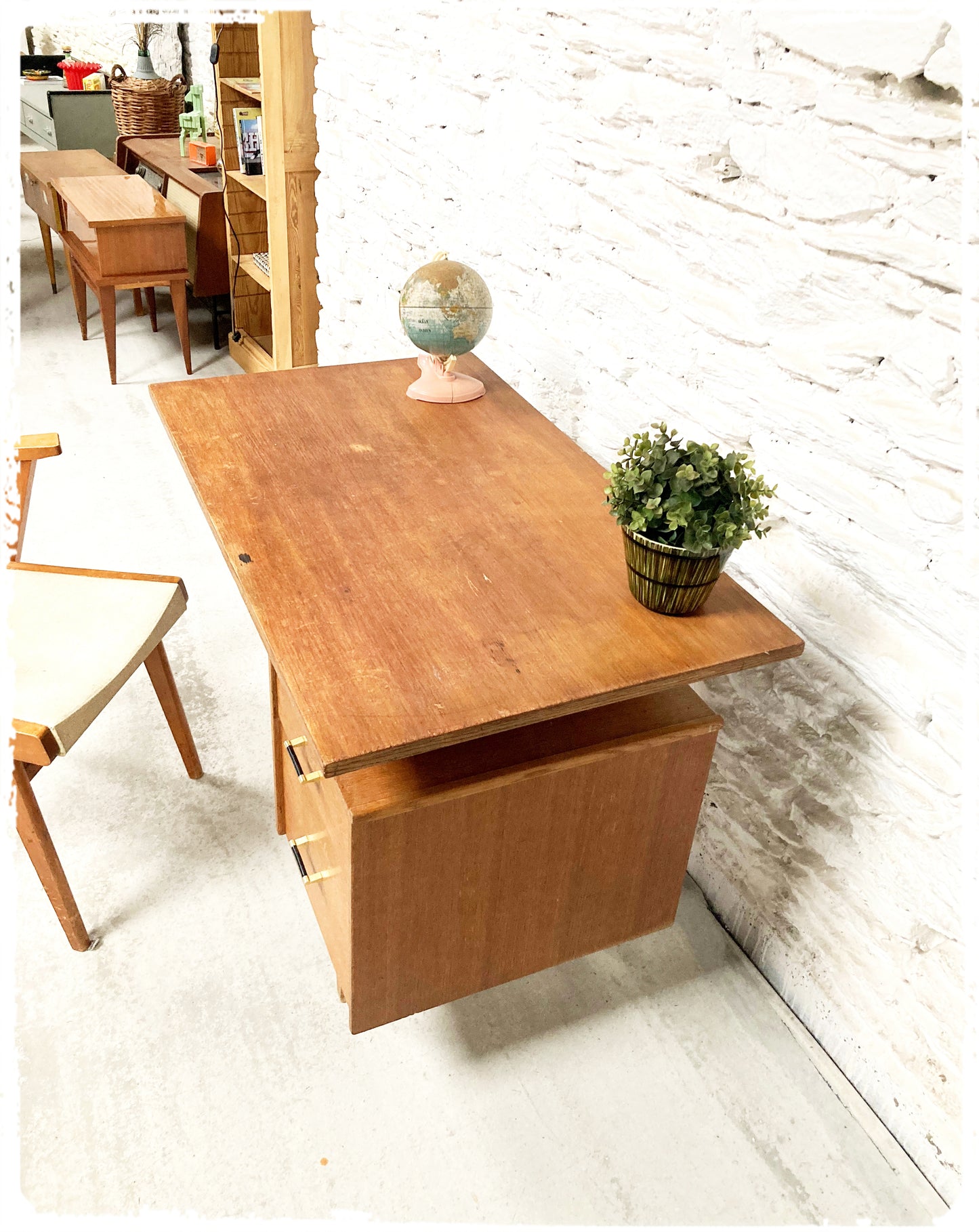 Bureau Vintage Tripode Forme Libre Années 50 Bois Doré