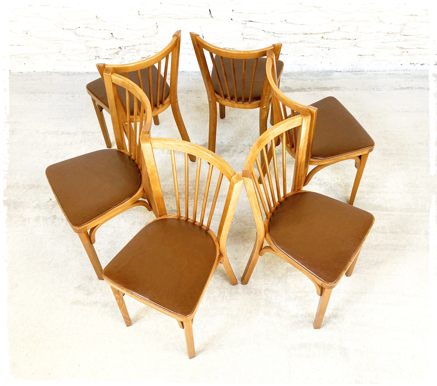 Suite de 6 Chaises Bistrot Vintage Baumann Modèle "53"
