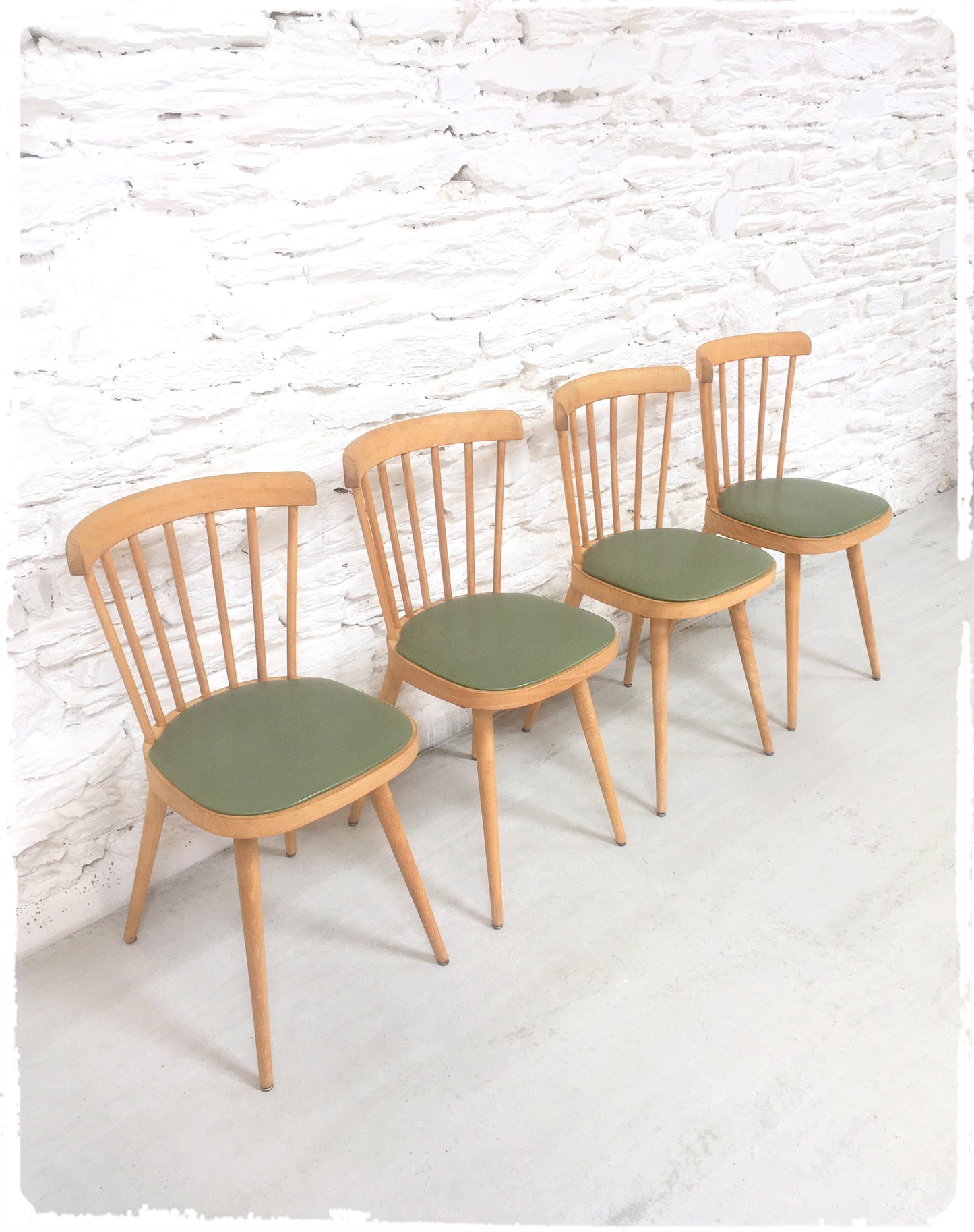 Chaises Vintage Baumann Modèle "740" Pieds Compas