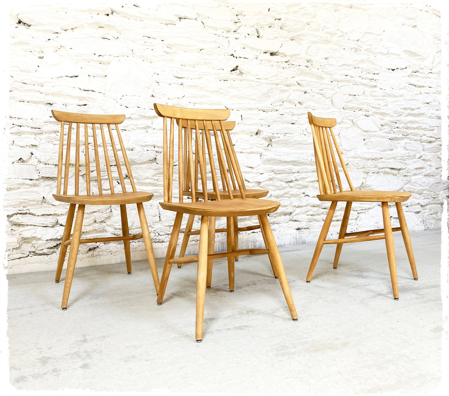 Suite de 4 Chaises Vintage Pieds Compas Thonet