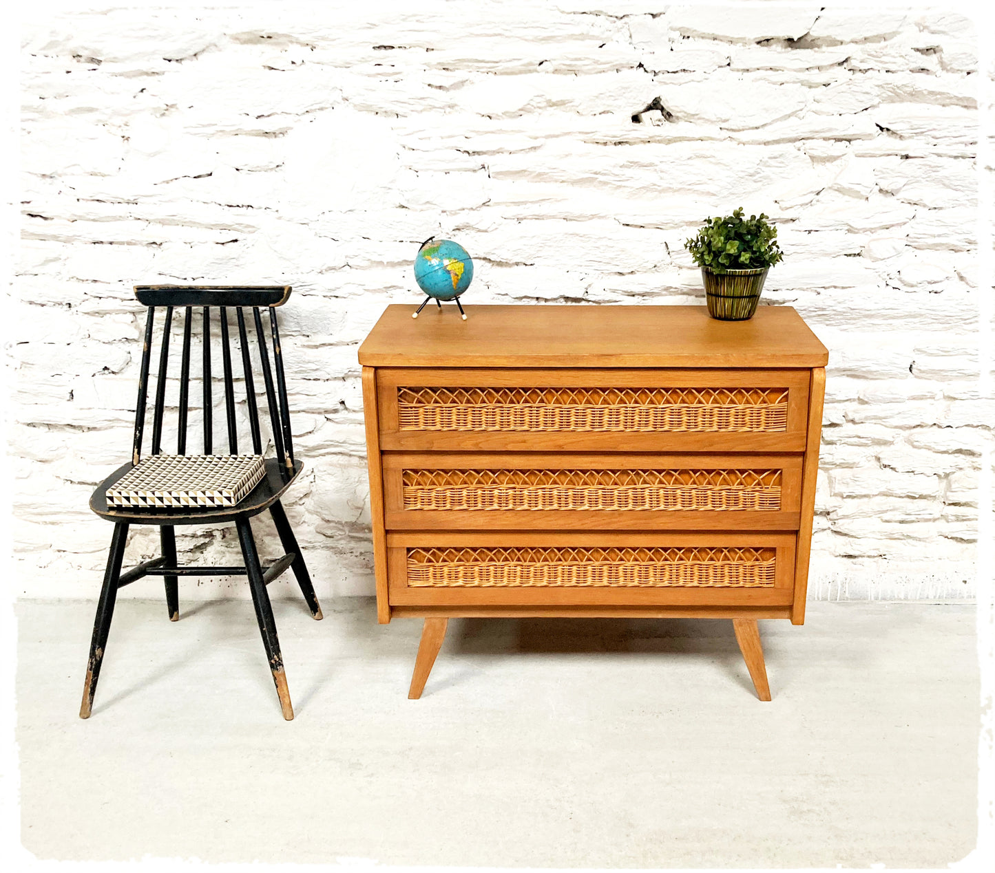 Commode Vintage Pieds Compas Bois et Rotin