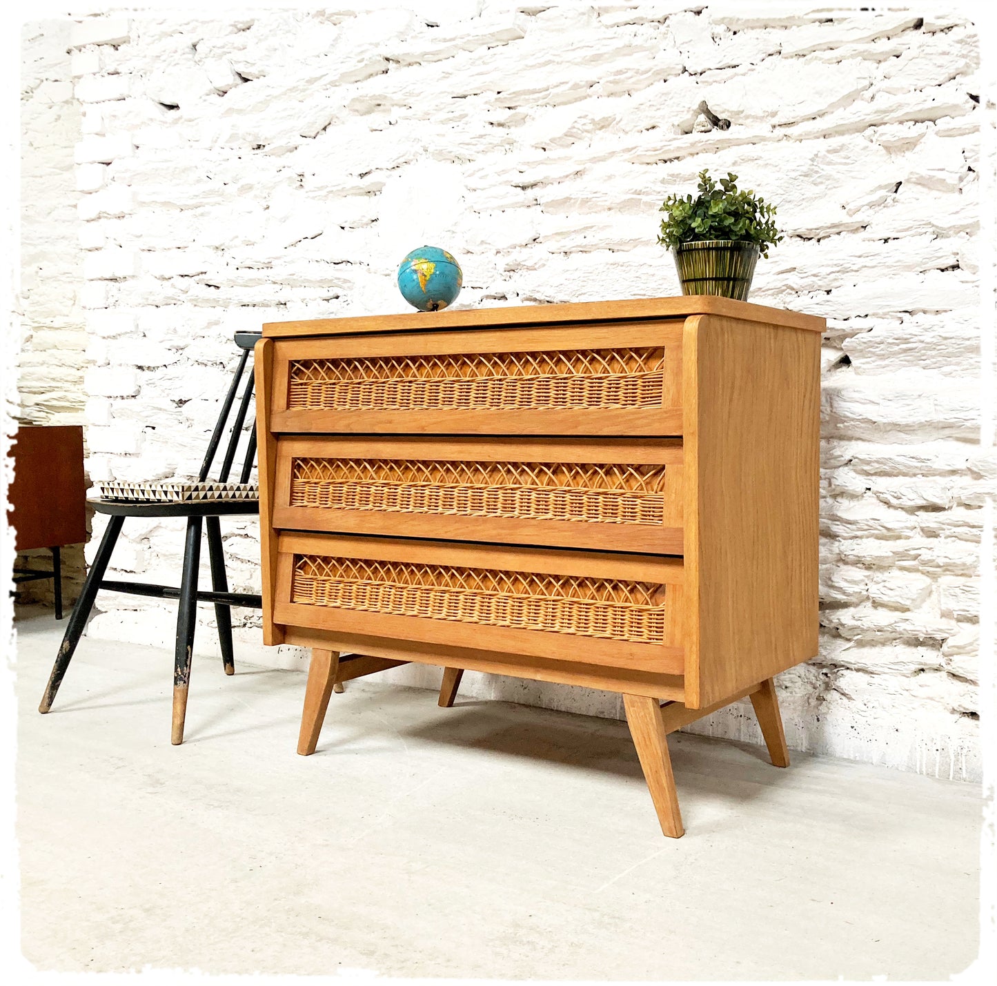 Commode Vintage Pieds Compas Bois et Rotin