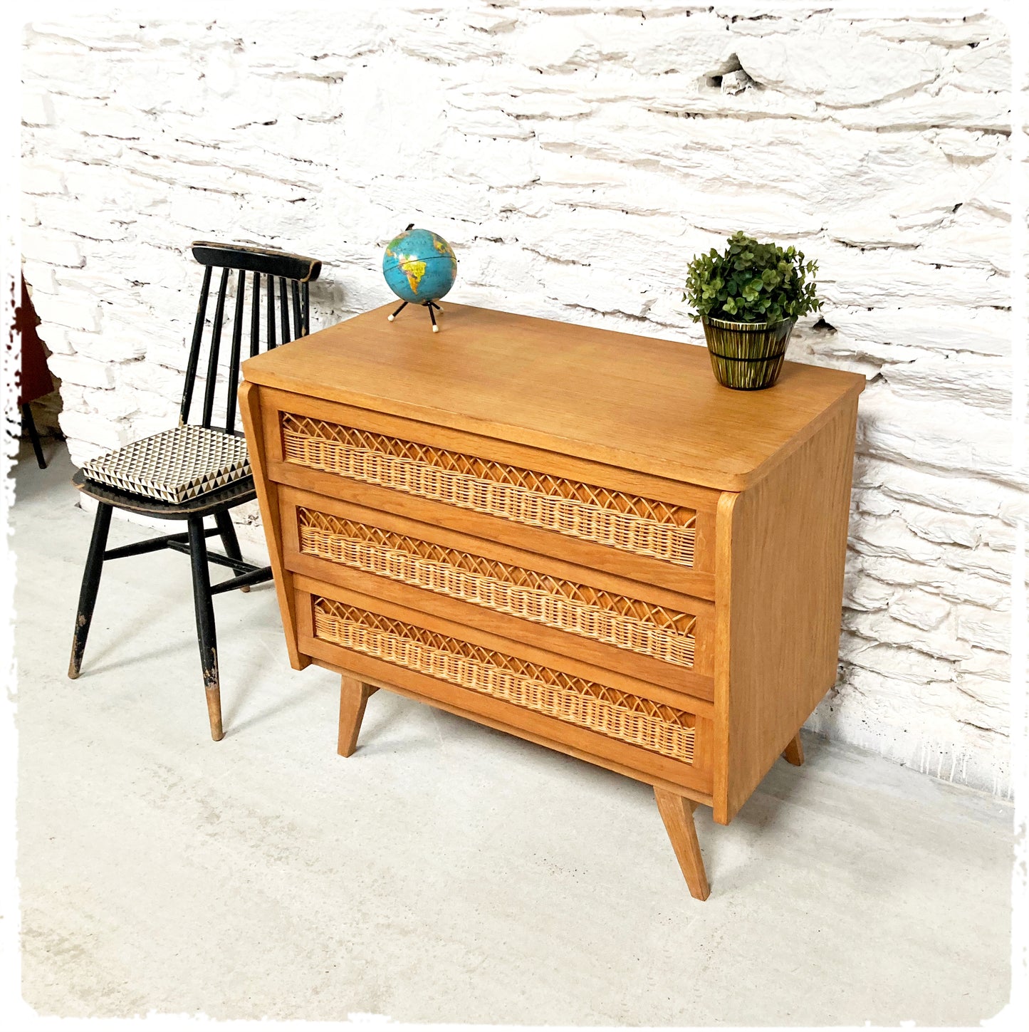 Commode Vintage Pieds Compas Bois et Rotin