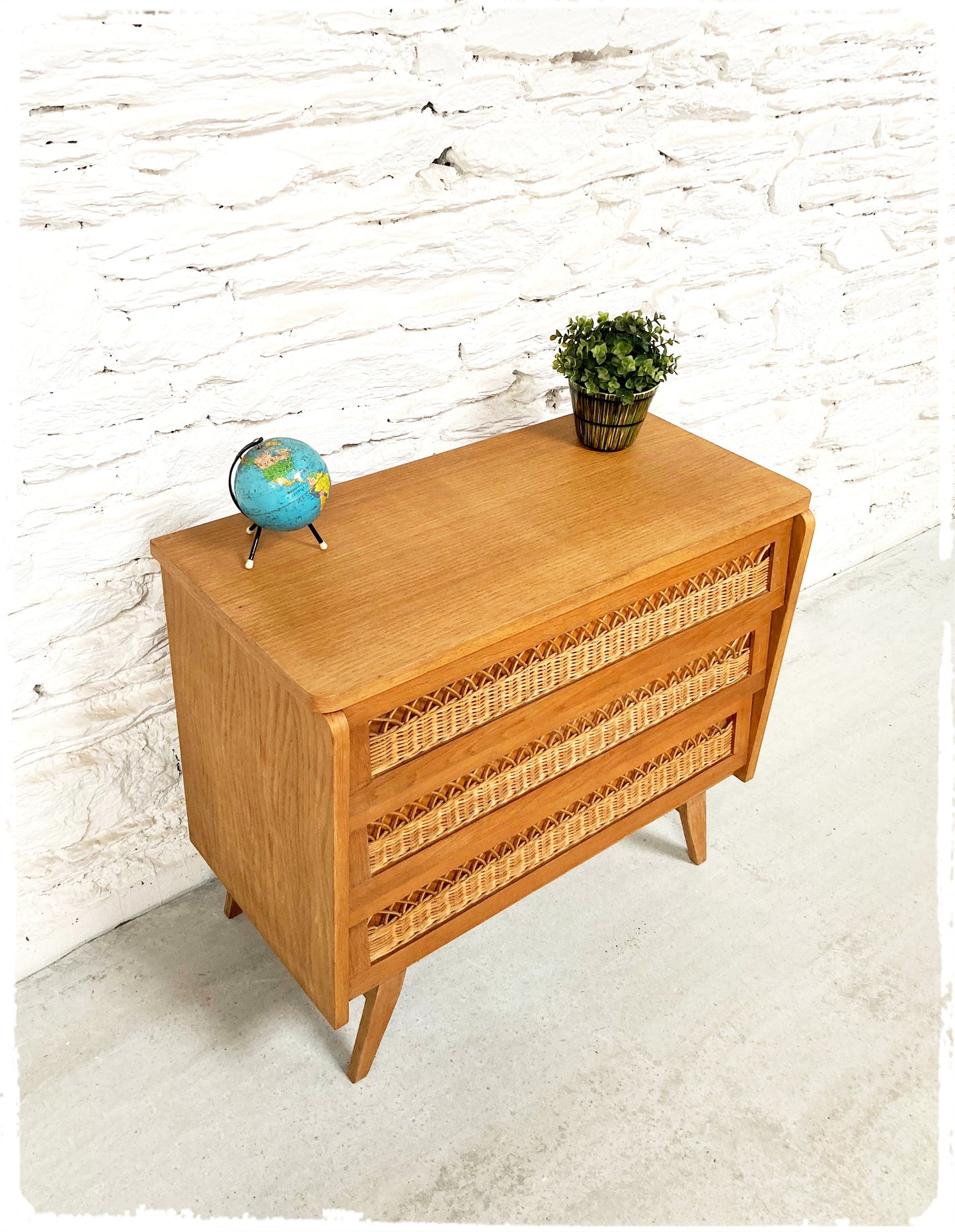 Commode Vintage Pieds Compas Bois et Rotin