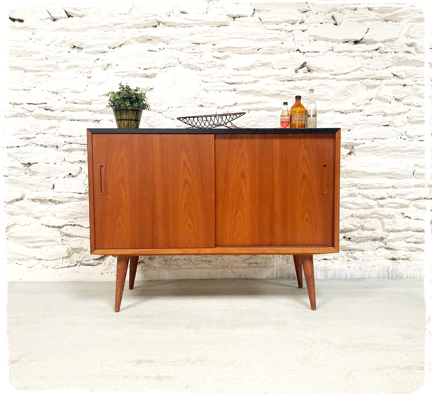 Buffet Bas Vintage Scandinave en Teck Poul HUNDEVAD