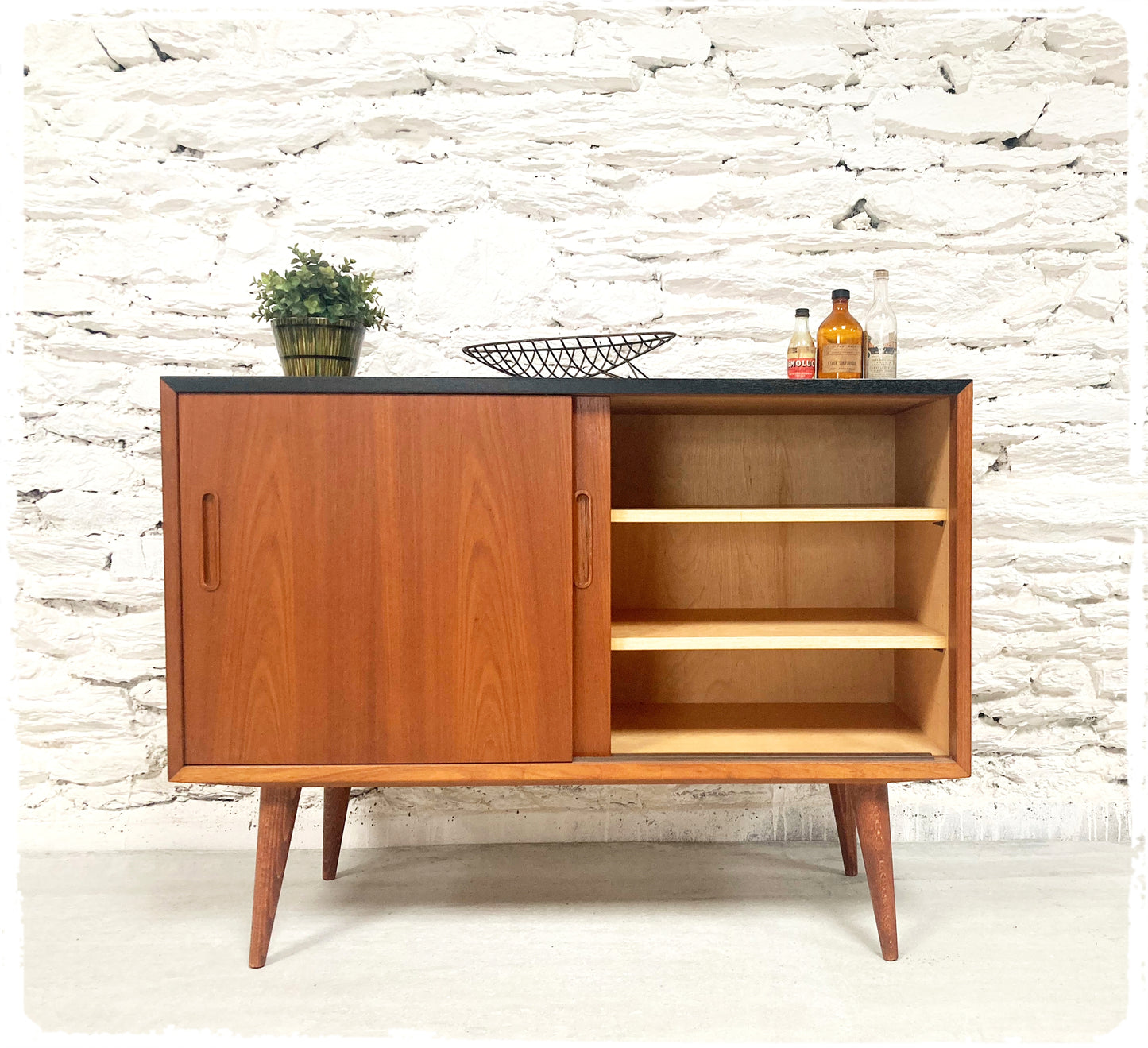 Buffet Bas Vintage Scandinave en Teck Poul HUNDEVAD