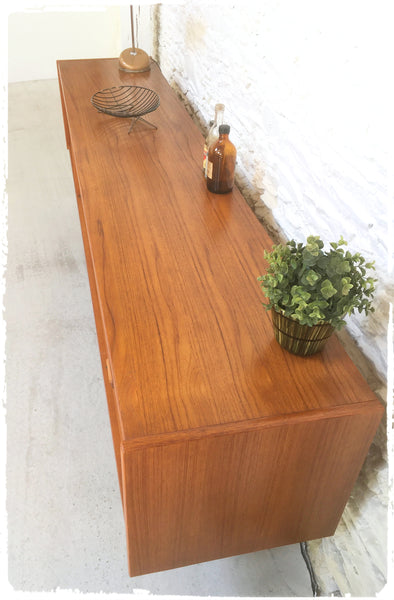 Grande Enfilade Vintage Style Scandinave en Teck