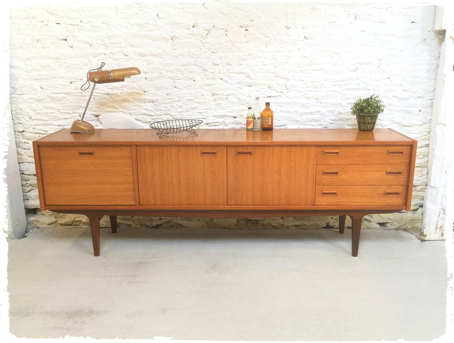 Grande Enfilade Vintage Style Scandinave en Teck