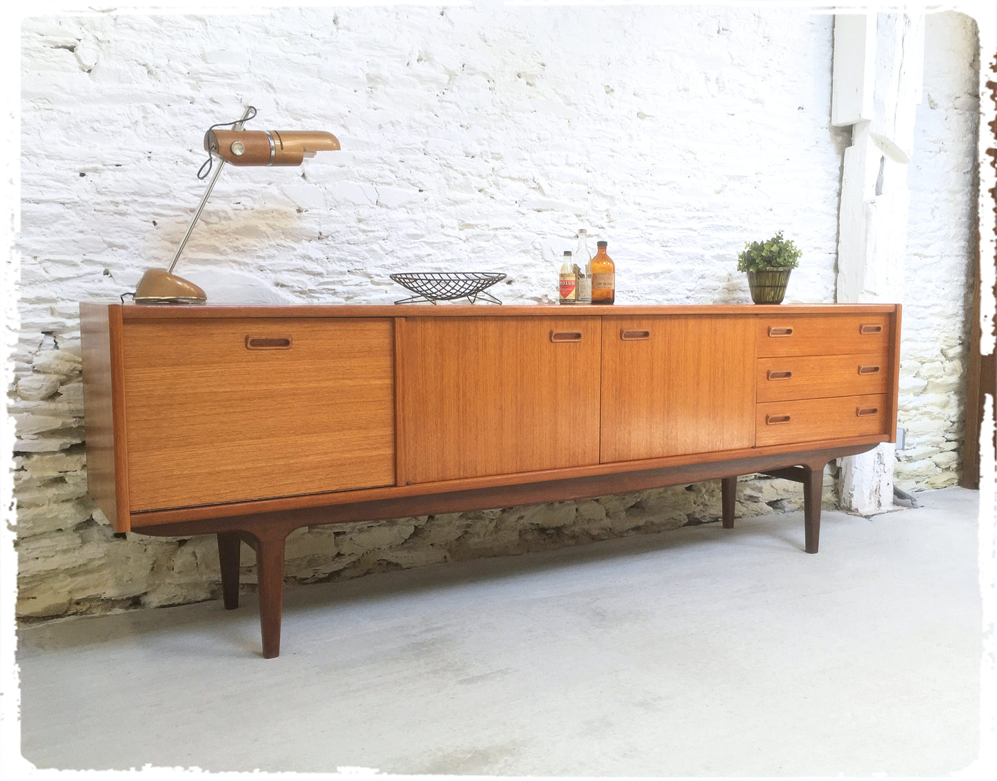 Grande Enfilade Vintage Style Scandinave en Teck
