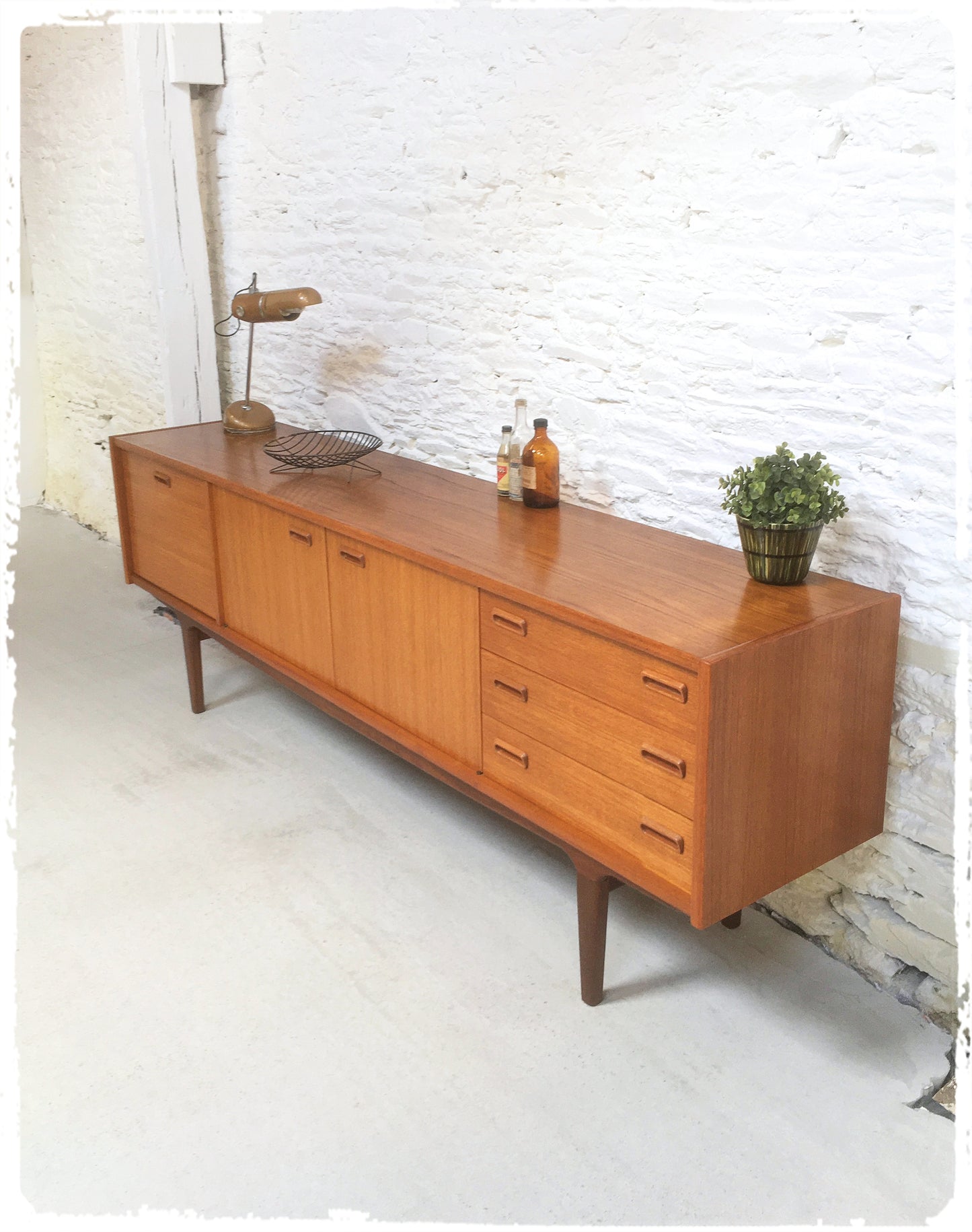 Grande Enfilade Vintage Style Scandinave en Teck