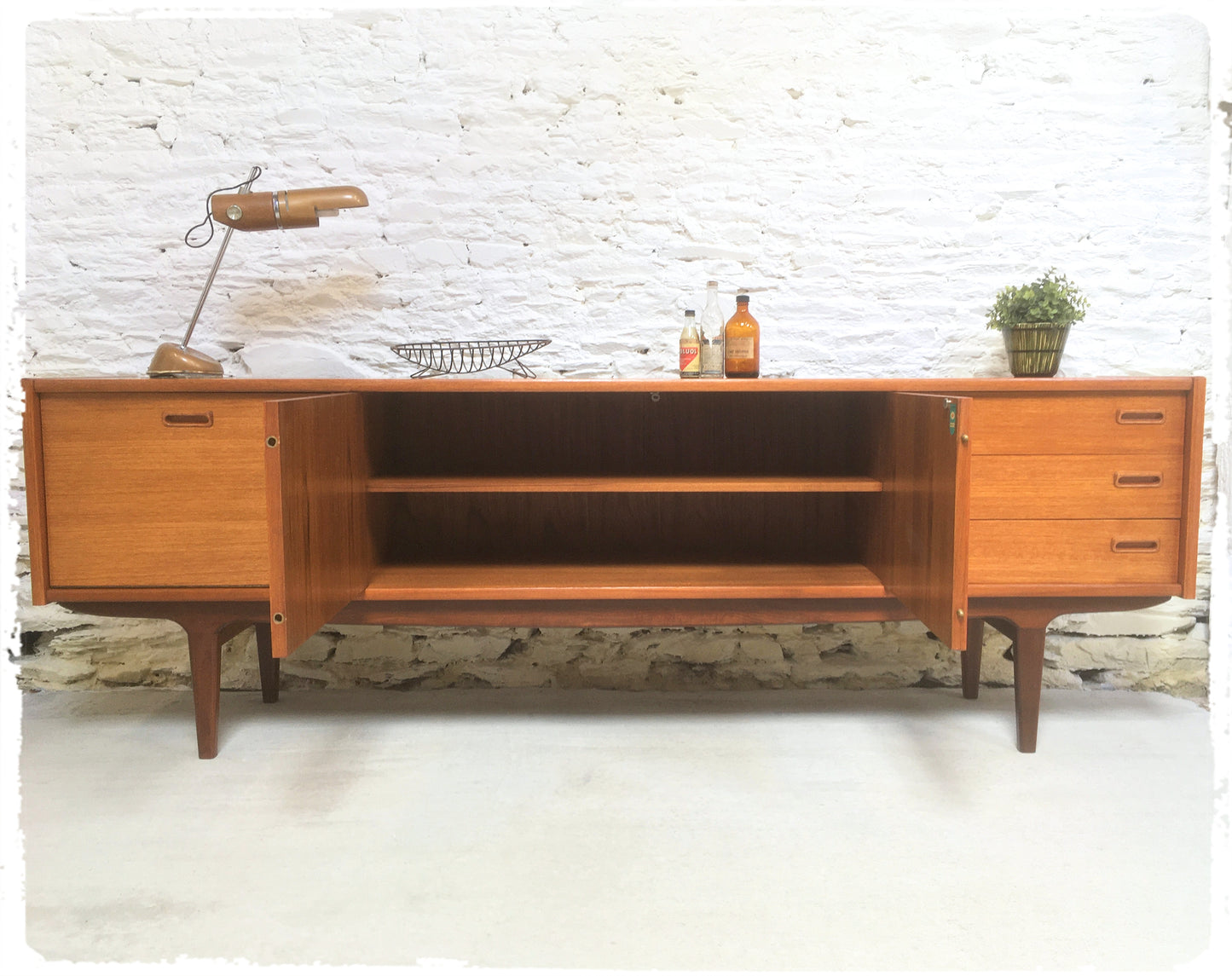 Grande Enfilade Vintage Style Scandinave en Teck