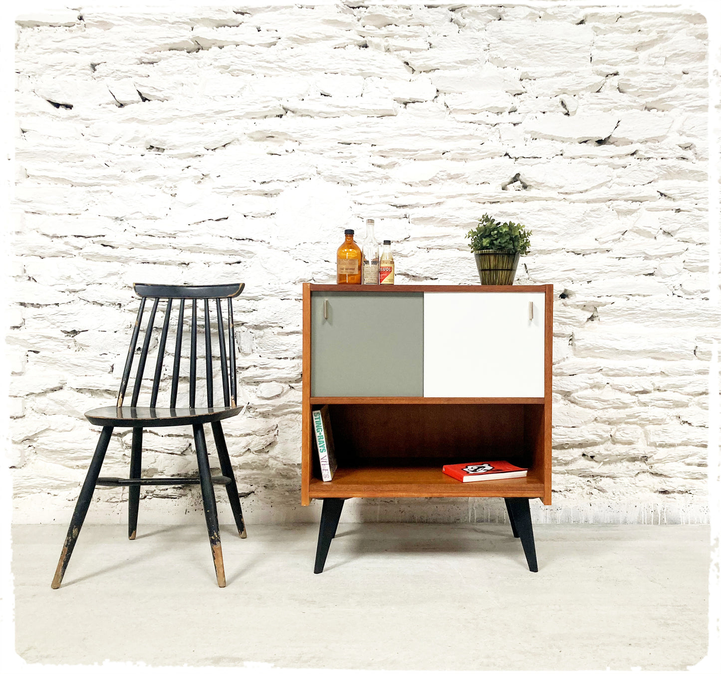 Meuble d'Appoint Rangement Vintage Pieds Compas