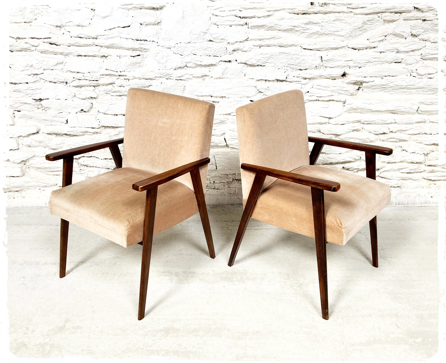 Paire de Fauteuils Vintage Pieds Compas