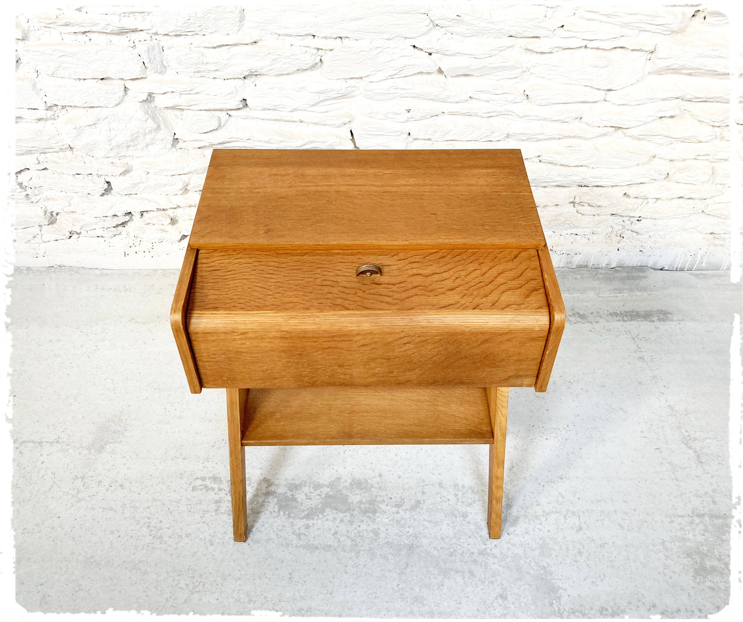 Meuble d'Appoint Rangement Vintage Pieds Compas Reconstruction