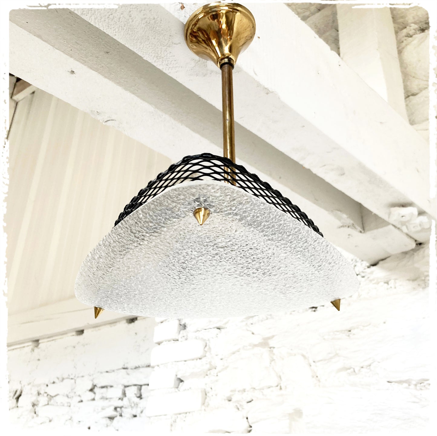 Suspension Lustre Vintage Laiton, Métal Ajouré et Perspex Granité